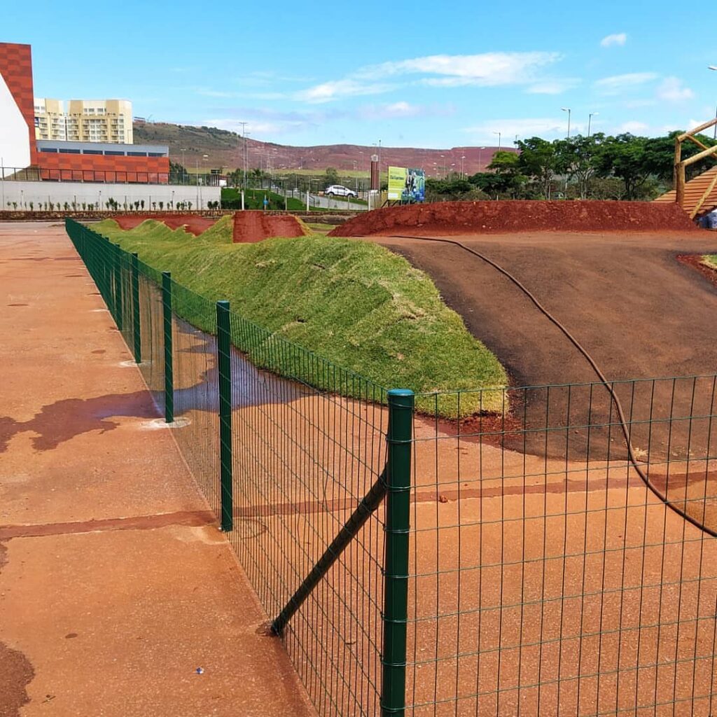 Conheça nossas solução em Cercamentos - Andrade Cercamento