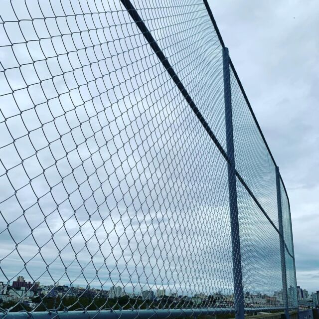 Quadras Poliesportivas- Instalação Tela Alambrado em Estrutura Metálica!l!!! #cercamento #cercas #quadras #alambrados #construçãocivil #construçao